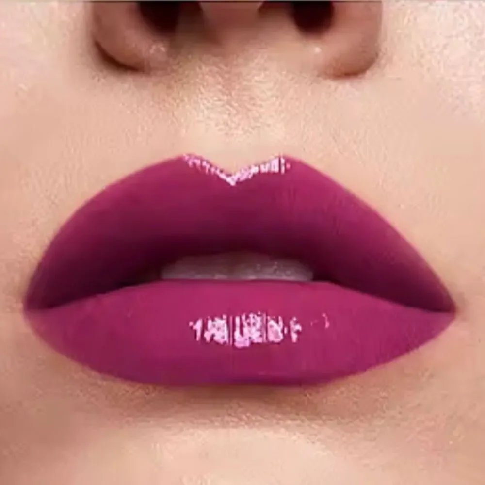 NWT Covergirl 210 Gurrrlll Dark Pink Fuchsia Exhibitionist Lip Gloss Lip color